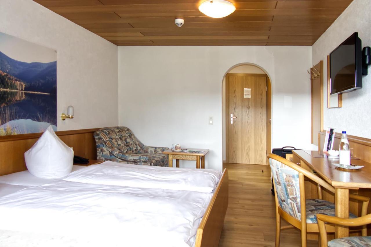 Garnihotel Zur Linde - Bayerischer Wald - Aktivcard Mit 154 Kostenfreien Leistungen - Kostenloser Parkplatz Lohberg Esterno foto