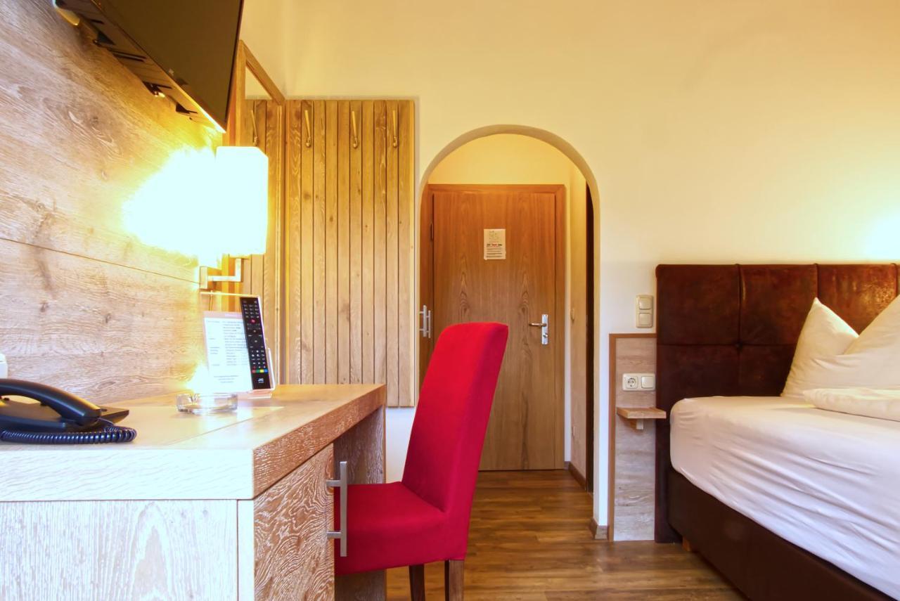 Garnihotel Zur Linde - Bayerischer Wald - Aktivcard Mit 154 Kostenfreien Leistungen - Kostenloser Parkplatz Lohberg Esterno foto