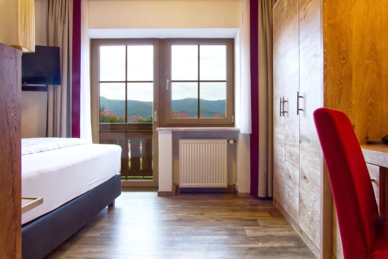 Garnihotel Zur Linde - Bayerischer Wald - Aktivcard Mit 154 Kostenfreien Leistungen - Kostenloser Parkplatz Lohberg Esterno foto
